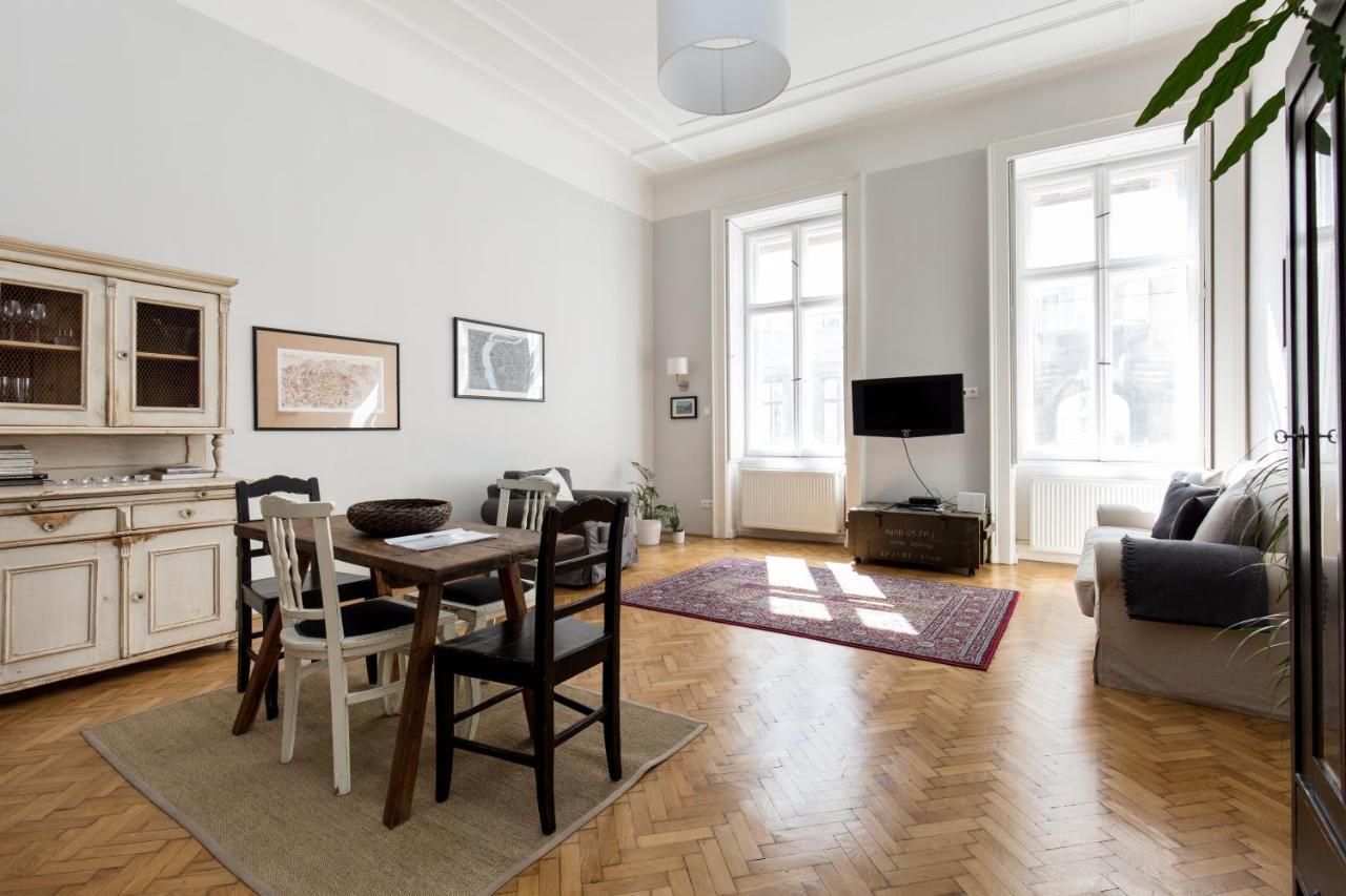King Rustik & Central Apartment Boedapest Buitenkant foto