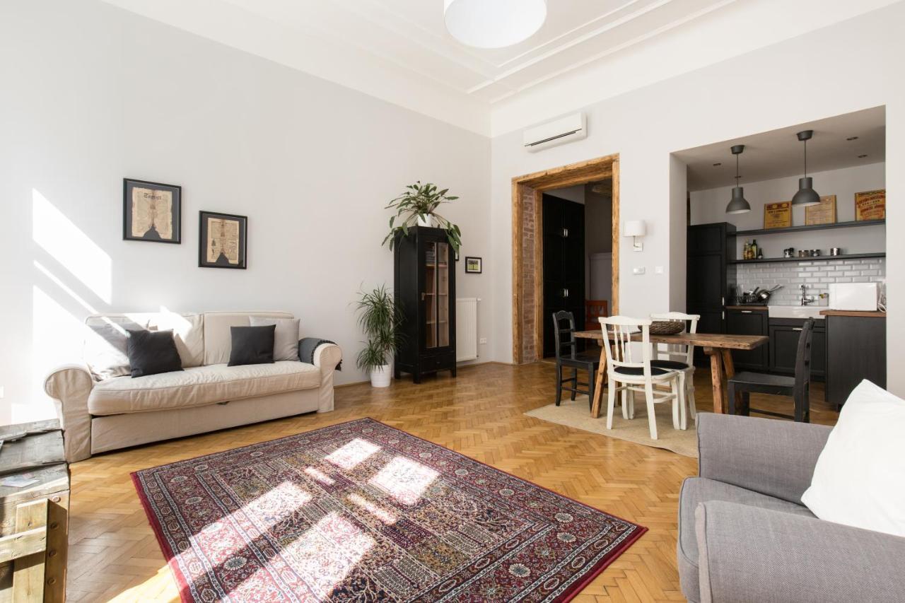 King Rustik & Central Apartment Boedapest Buitenkant foto