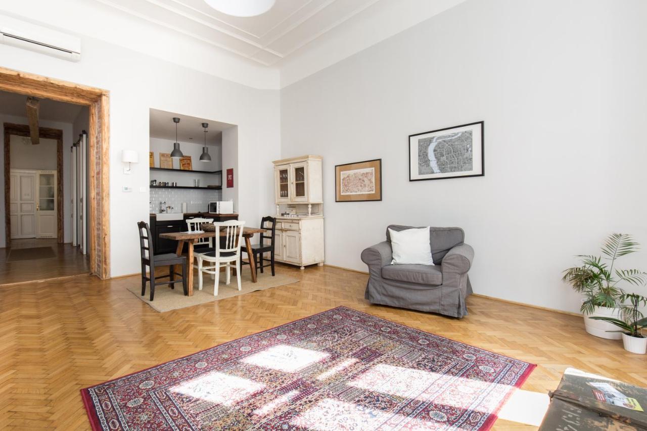 King Rustik & Central Apartment Boedapest Buitenkant foto
